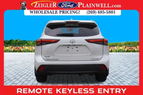 More photos of 2023 Toyota Highlander XLE at Zeigler Ford of Plainwell, MI