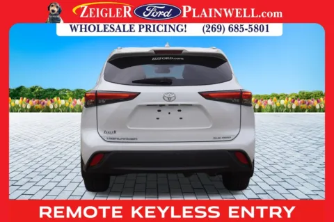 More photos of 2023 Toyota Highlander XLE at Zeigler Ford of Plainwell, MI
