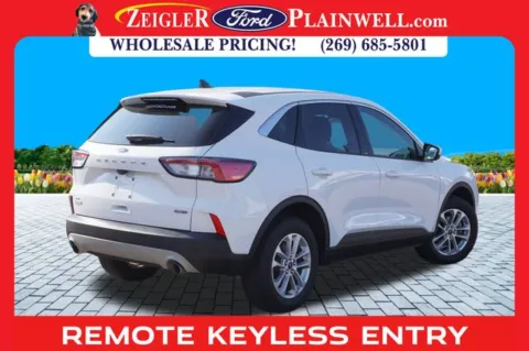 More photos of 2021 Ford Escape Hybrid SE at Zeigler Ford of Plainwell, MI