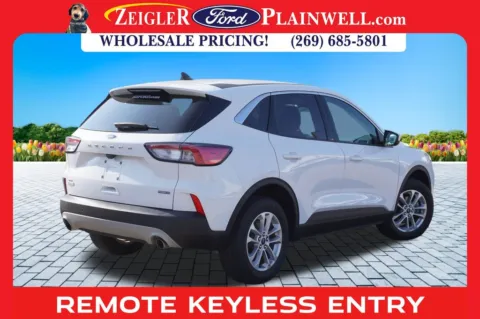 More photos of 2021 Ford Escape Hybrid SE at Zeigler Ford of Plainwell, MI