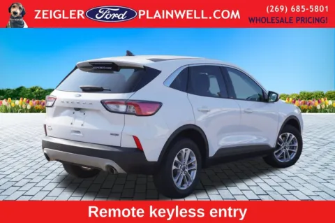 More photos of 2021 Ford Escape Hybrid SE at Zeigler Ford of Plainwell, MI