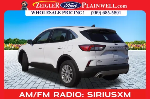 More photos of 2021 Ford Escape Hybrid SE at Zeigler Ford of Plainwell, MI