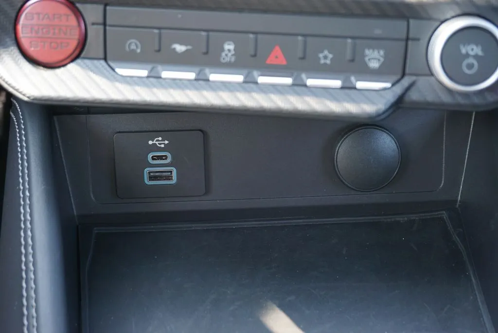 2025 Ford Mustang GT Premium Convertible - Photo 25