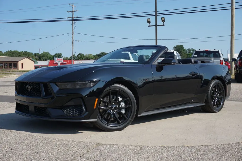 2025 Ford Mustang GT Premium Convertible - Photo 10