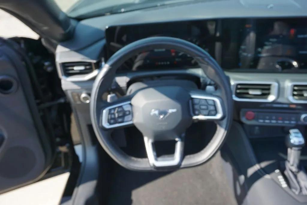 2025 Ford Mustang GT Premium Convertible - Photo 17