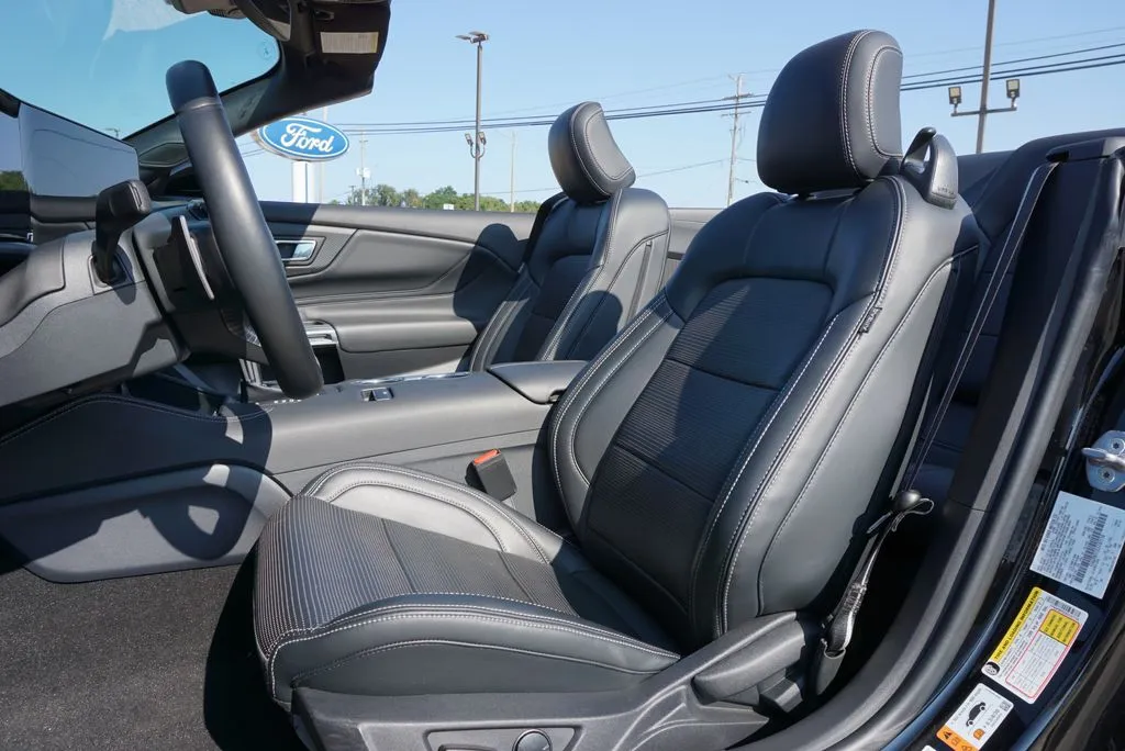 2025 Ford Mustang GT Premium Convertible - Photo 14