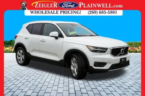 More photos of 2022 Volvo XC40 Momentum at Zeigler Ford of Plainwell, MI