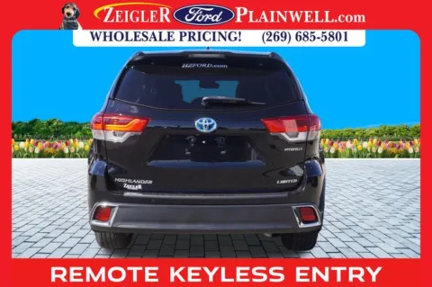 More photos of 2019 Toyota Highlander Hybrid Limited Platinum at Zeigler Ford of Plainwell, MI