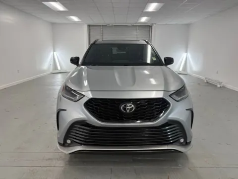 Photos of 2022 Toyota Highlander XSE for sale in Baxley, GA at Woody Folsom Ford