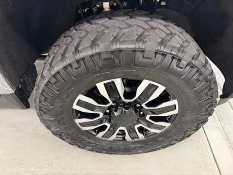 More photos of 2025 GMC Sierra 2500HD Denali Ultimate at Woody Folsom Ford, GA