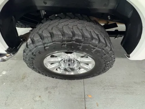 More photos of 2022 Ford Super Duty F-250 SRW Platinum at Woody Folsom Ford, GA