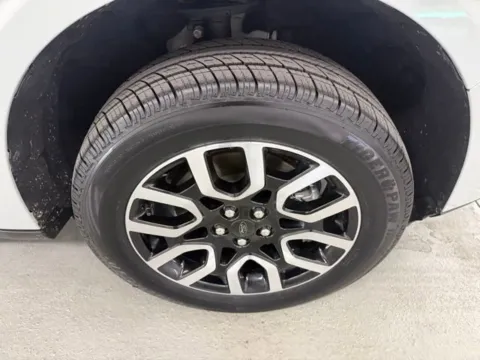 More photos of 2023 Ford Maverick LARIAT at Woody Folsom Ford, GA