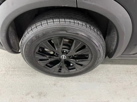 More photos of 2023 Nissan Rogue SV at Woody Folsom Ford, GA