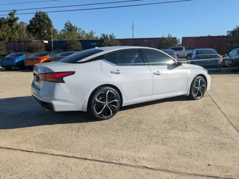 More photos of 2023 Nissan Altima 2.5 SR at Woody Folsom Nissan of Vidalia, GA