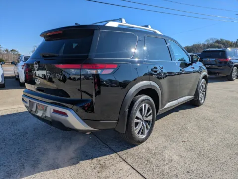 More photos of 2023 Nissan Pathfinder SL at Woody Folsom Nissan of Vidalia, GA