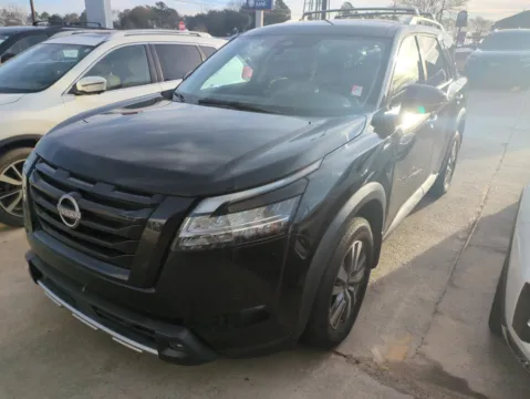 Black 2023 Nissan Pathfinder SL for sale in Vidalia, GA