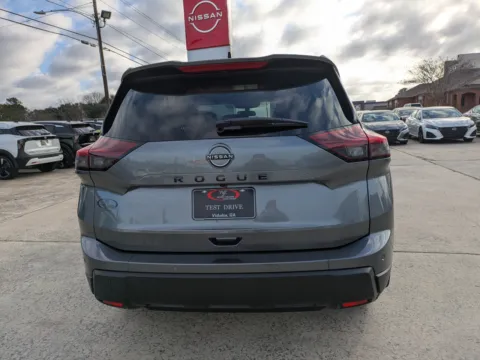 More photos of 2026 Nissan Rogue Dark Armor at Woody Folsom Nissan of Vidalia, GA