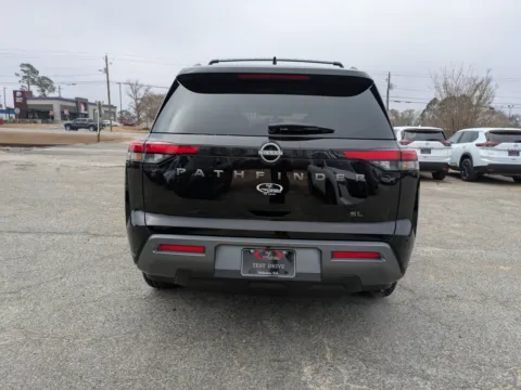 More photos of 2026 Nissan Pathfinder SL at Woody Folsom Nissan of Vidalia, GA