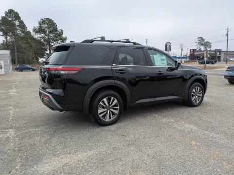 More photos of 2026 Nissan Pathfinder SL at Woody Folsom Nissan of Vidalia, GA