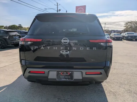 More photos of 2026 Nissan Pathfinder SL at Woody Folsom Nissan of Vidalia, GA