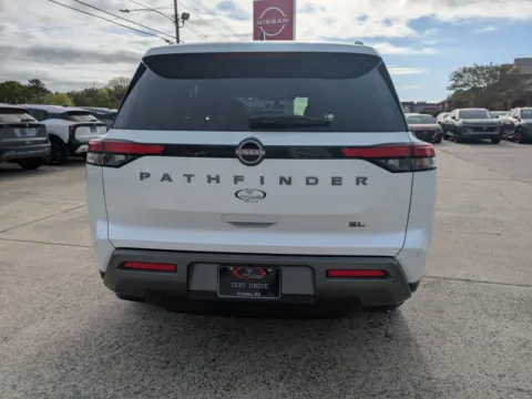 More photos of 2026 Nissan Pathfinder SL at Woody Folsom Nissan of Vidalia, GA