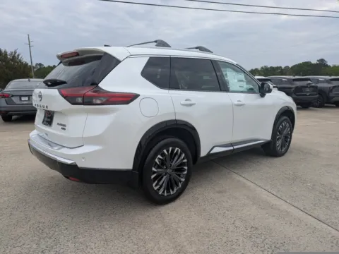 More photos of 2026 Nissan Rogue Platinum at Woody Folsom Nissan of Vidalia, GA