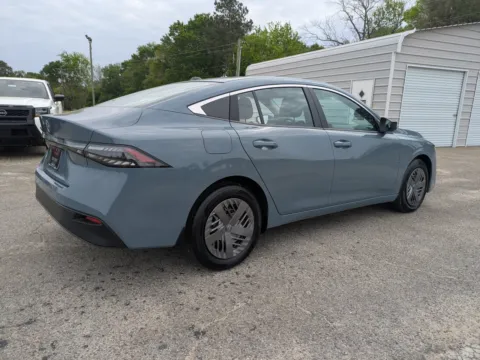 More photos of 2026 Nissan Sentra SV at Woody Folsom Nissan of Vidalia, GA