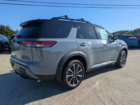 More photos of 2026 Nissan Pathfinder Platinum at Woody Folsom Nissan of Vidalia, GA