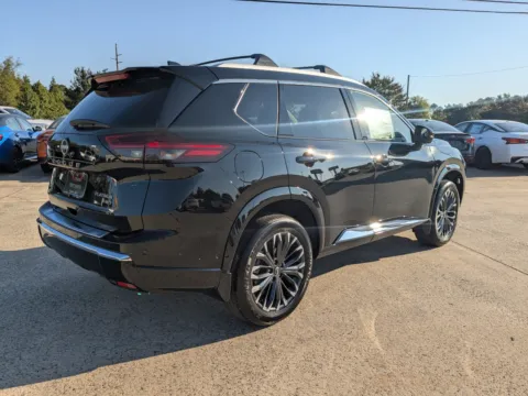More photos of 2026 Nissan Rogue Platinum at Woody Folsom Nissan of Vidalia, GA