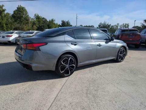 More photos of 2023 Nissan Altima 2.5 SR at Woody Folsom Nissan of Vidalia, GA