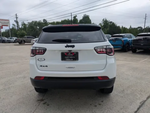 More photos of 2024 Jeep Compass Latitude at Woody Folsom Nissan of Vidalia, GA