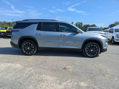 Another view of 2024 Chevrolet Traverse FWD LT for sale in Vidalia, GA at Woody Folsom Nissan of Vidalia