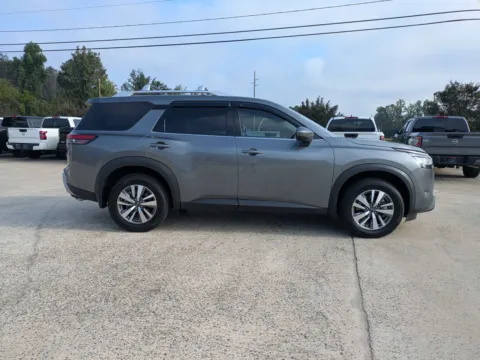 Another view of 2023 Nissan Pathfinder SL for sale in Vidalia, GA at Woody Folsom Nissan of Vidalia