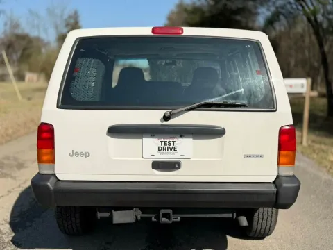 More photos of 2000 JEEP CHEROKEE SE at Angel Motors Inc, TN