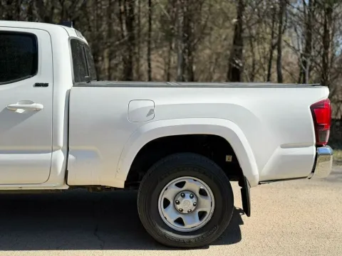 More photos of 2022 TOYOTA TACOMA DOUBLE CAB at Angel Motors Inc, TN