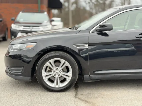 More photos of 2016 FORD TAURUS SEL at Angel Motors Inc, TN
