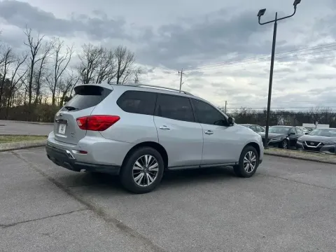 More photos of 2019 Nissan Pathfinder at Angel Motors Inc, TN