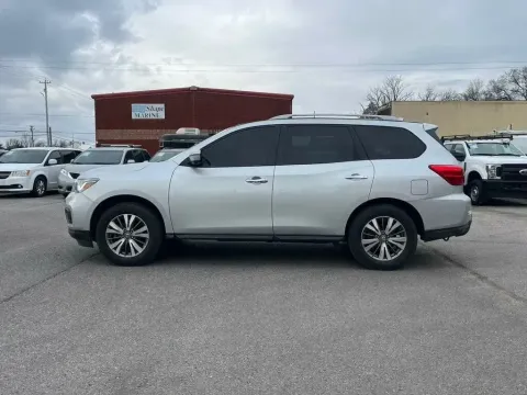Photos of 2019 Nissan Pathfinder for sale in Smyrna, TN at Angel Motors Inc