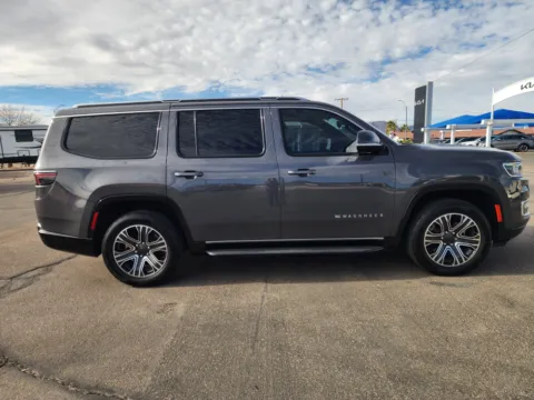 More photos of 2022 Jeep Wagoneer Series III at Martin Swanty's Paradise Auto, AZ
