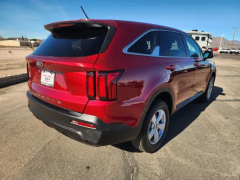 More photos of 2021 Kia Sorento LX at Martin Swanty's Paradise Auto, AZ