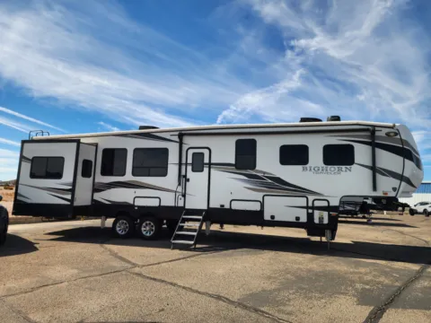 Another view of 2022 HEARTLAND BIG HORN M37RD for sale in Lake Havasu City, AZ at Martin Swanty's Paradise Auto