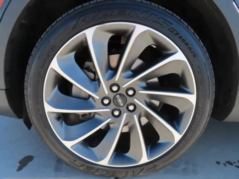 More photos of 2022 Lincoln Nautilus Reserve at Martin Swanty's Paradise Auto, AZ