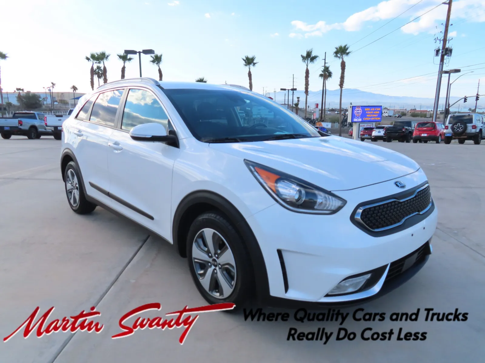 White 2019 Kia Niro EX for sale in Lake Havasu City, AZ