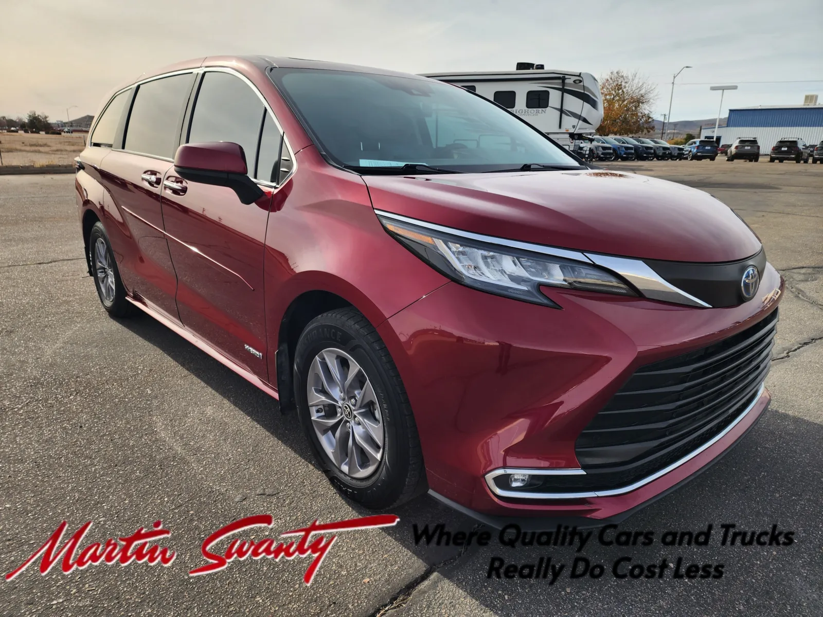 Red 2021 Toyota Sienna XLE for sale in Lake Havasu City, AZ