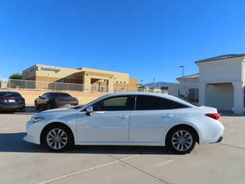 More photos of 2021 Toyota Avalon Hybrid XLE at Martin Swanty's Paradise Auto, AZ