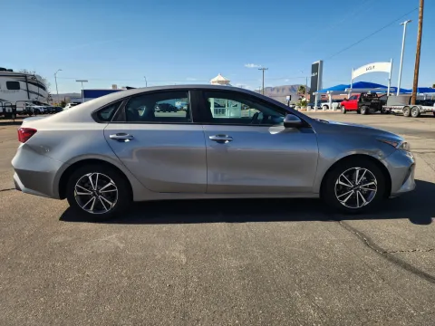 More photos of 2022 Kia Forte LXS at Martin Swanty's Paradise Auto, AZ