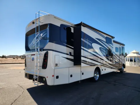 More photos of 2016 Holiday Rambler Vacationer at Martin Swanty's Paradise Auto, AZ