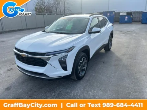 White 2025 Chevrolet Trax LT for sale in Bay City, MI