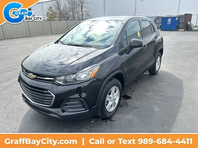 Black 2022 Chevrolet Trax LS for sale in Bay City, MI
