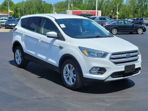Photos of 2017 Ford Escape SE for sale in Bay City, MI at Graff Chevrolet, INC.